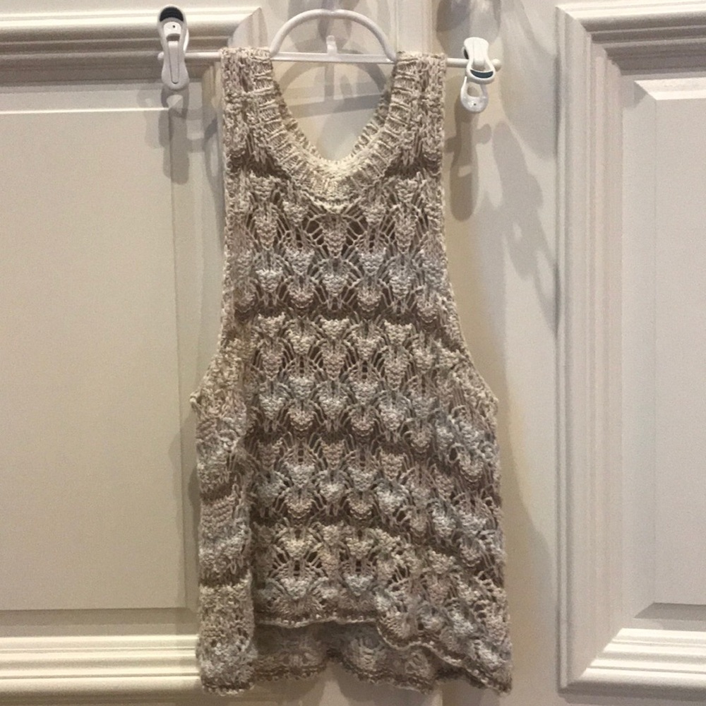 Sleeveless crocheted tank top